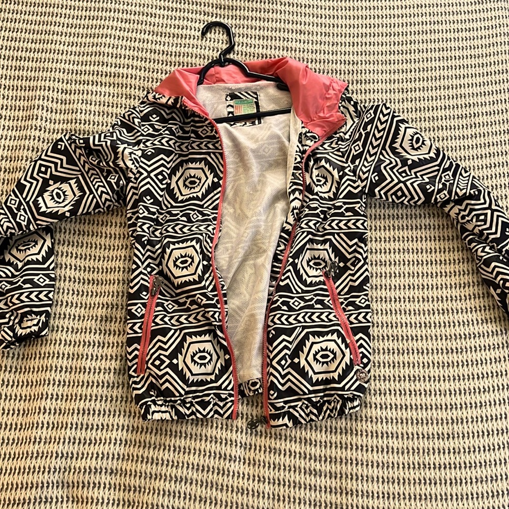 Pull & bear black and white jacket, size small